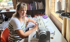 Olha sewing on the indistriial machine